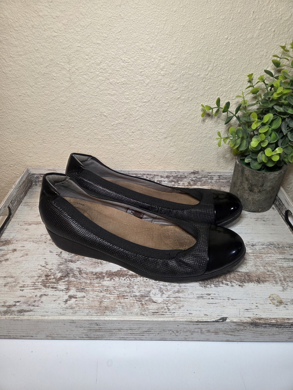 Clarks Womens Black Textured Patent Toe Neenah Ballet Flats